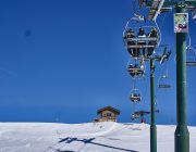 les-portes-du-soleil-skiing-16